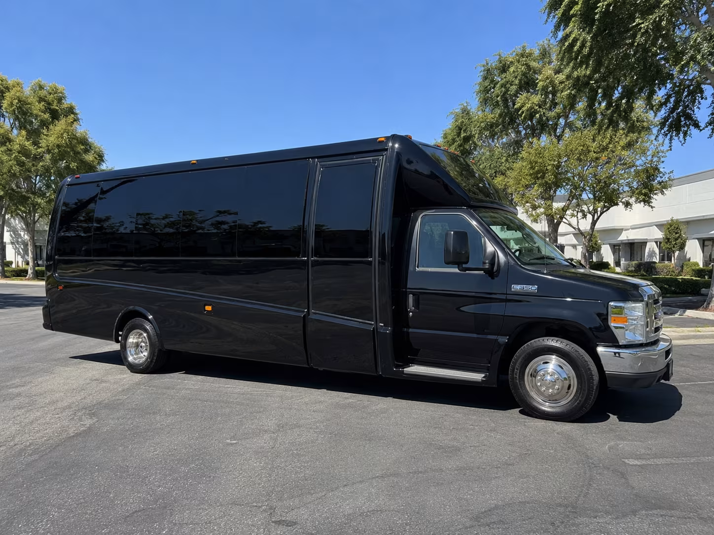 rent a peoria prom party bus or charter bus today